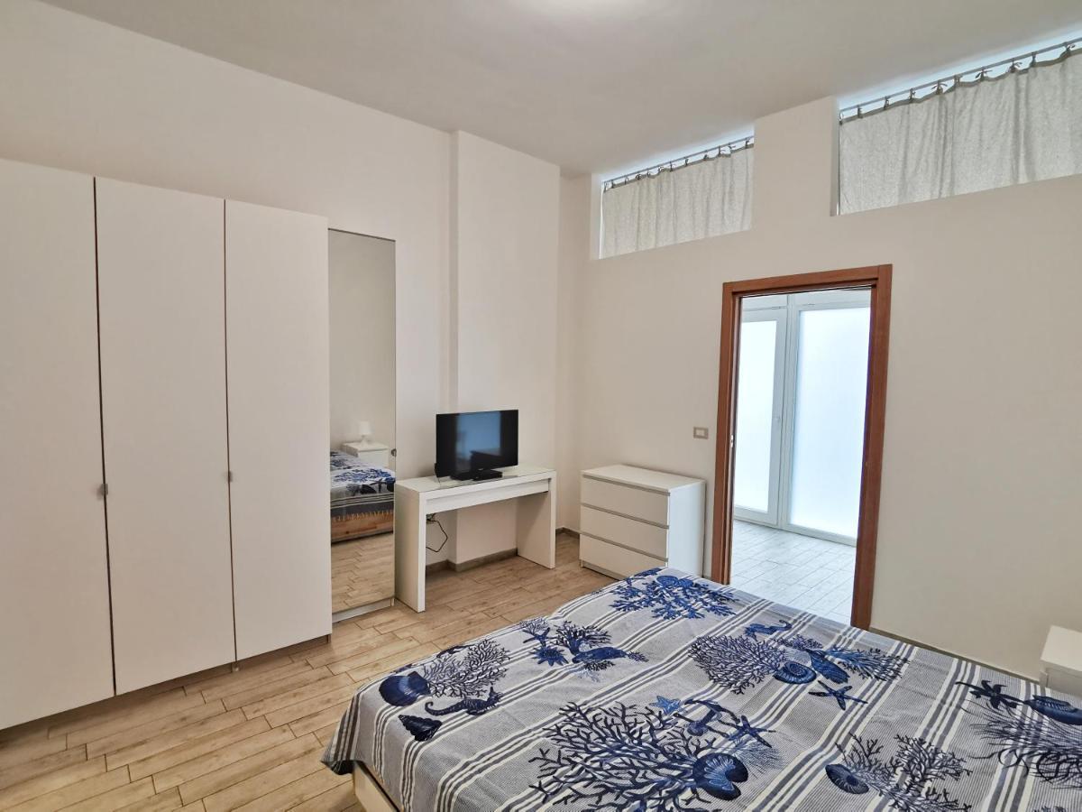 All' Ombra Del Faro - Mini Apartments Taranto Dış mekan fotoğraf